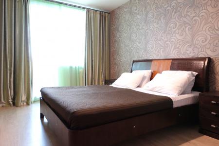 2х ком. студия на Серебровской 16в