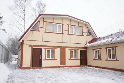 Новый двухэтажный коттедж с банкетным залом на 150 гостей в деревне Дранишники,