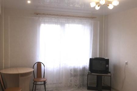 Cдаю 1 ком. кв на сутки, сессии, часы, командировки, посуточно в центре 8-922-929-97-47