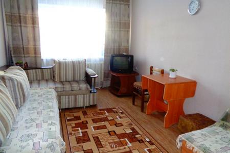 отличная двухкомнатная квартира возле Ледового