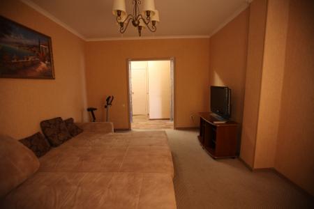 Однокомнатная квартира напротив автовокзала,кардиологии,рядом Аура