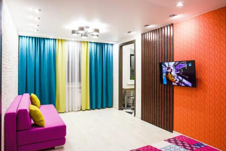 Новая, яркая, современная  квартира ЛЮКС в центре Омска, прямо на набережной реки Иртыш!