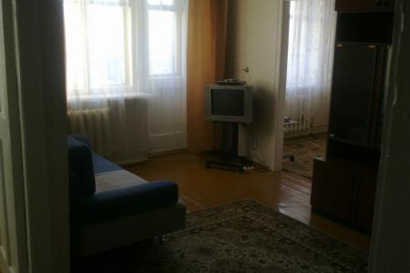 2-комнатная квартира по Пр. Победы 10. Квартира находится в центре Синарского района.