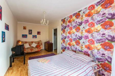 Flower apartment on Nizhegorodskaya street