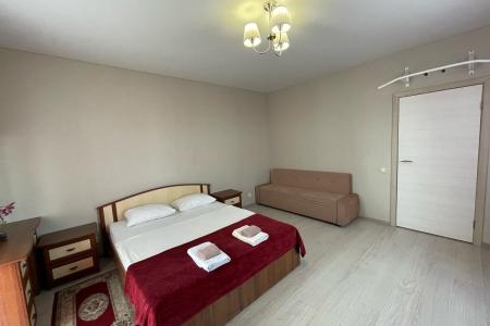 2 комн. Дзержинского 82 около б/ц Аврора