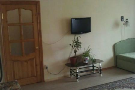 3-х комнатная возле Дом Торговли