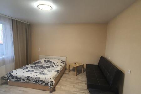 Новый дом, огороженная территория