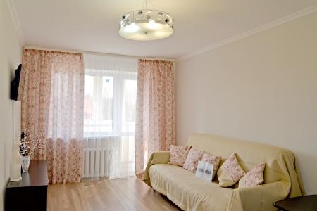 Двух комнатная квартира возле стадиона "Балтика" и Зоопарка