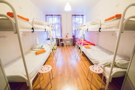 Кровать в 8-ми местном номере