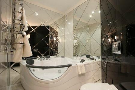 Квартира с большой джакузи в новостройке высотке, с дорогим дизайнерским ремонтом