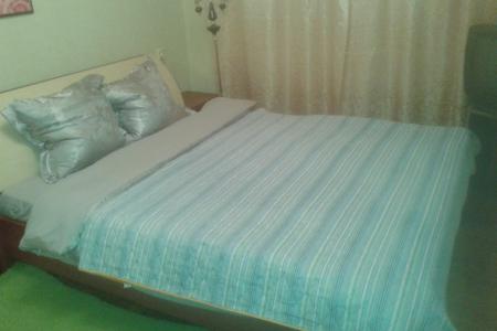 Сдам на сутки и более двухкомнатную квартиру в центре