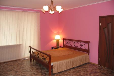 Квартира посуточно в центре Омска люкс