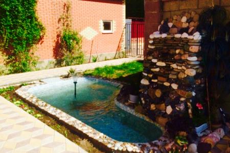 Уютный ,Новый трёхэтажный коттедж "Городок"в черте города