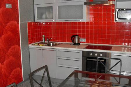 Центр города, класс полулюкс, комфортабельная квартира со всей необходимой мебелью