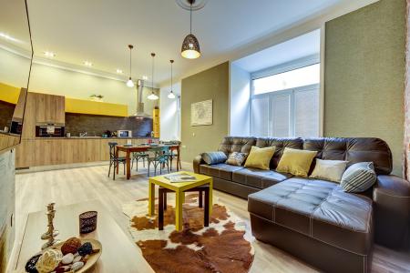 Прекрасная квартира для большой семьи в центре Петербурга