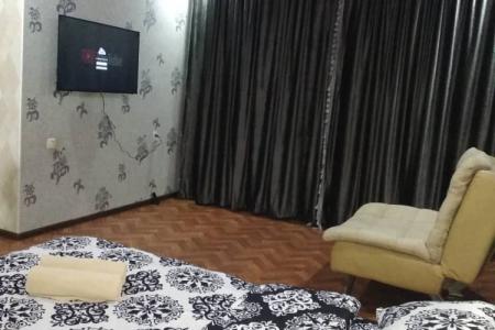 1 комнатная квартира после ремонта находится в самом центре города Бишкека, у нас чисто и уютно.