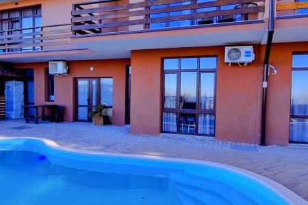 УЮТНАЯ СТУДИЯ У МОРЯ