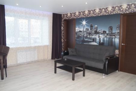 Сдаю 2 комнатную квартиру посуточно