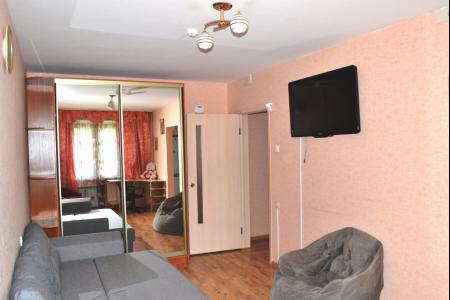 1-комнатная квартира в Челябинске на Александра Шмакова