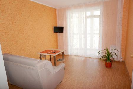 Двух комнатная квартира возле ТРЦ Глобус