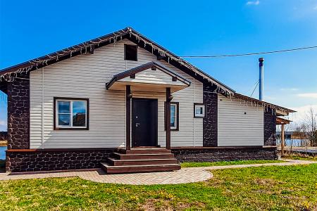 Дом на берегу озера в Затейливое