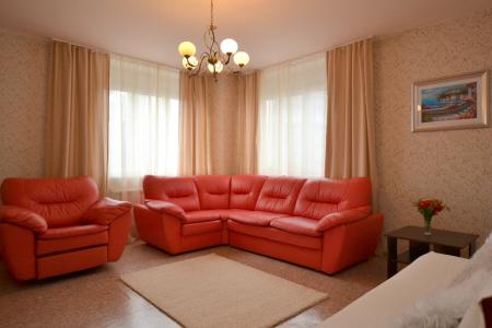 Двухкомнатная квартира рядом с ТРЦ "Планета"