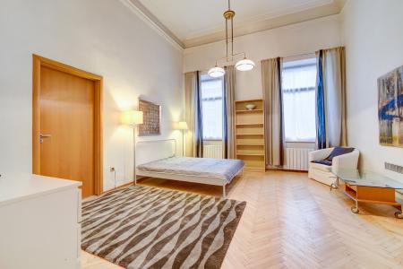 2-к квартира, 70 м², 2/5 эт.