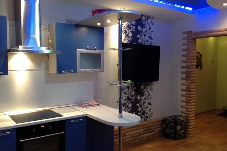 Двухкомнатная квартира, возле теннисного.