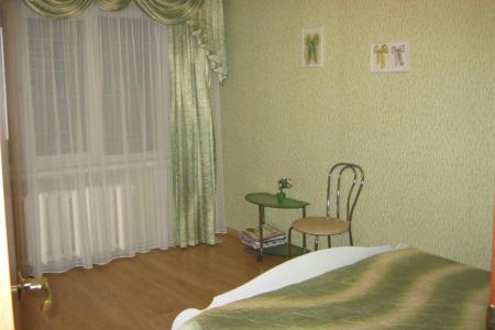 Сдаю квартиру в Луге, посуточно.