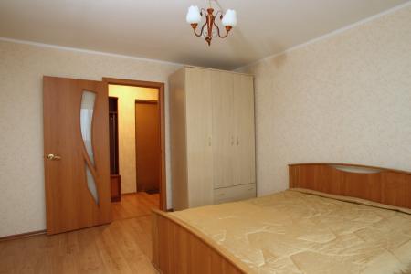 двухкомнатная квартира посуточно в центре Самары рядом с ТЦ Скала