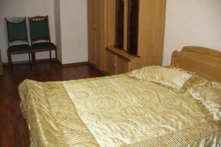 Двухкомнатная квартира возле центрального рынка