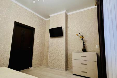 В центре города сдаеться хорошая трёхкомнатная квартира,Курортная зона