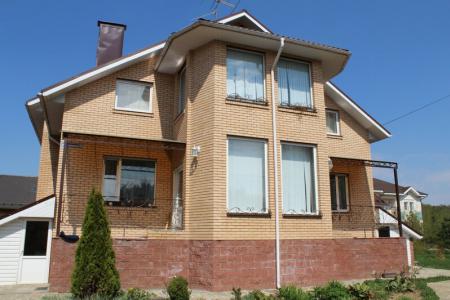 Шикарный дом по Горьковком у шоссе