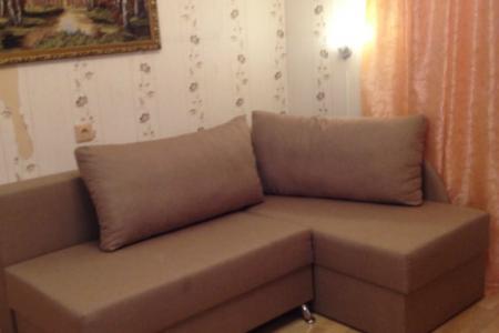 Рядом фонтаны, парки, университет МВД