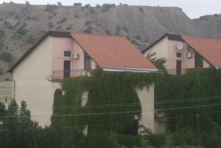 Коттедж (апартаменты) в Крыму в Судаке, 310 кв.м. на участке 6 сот.