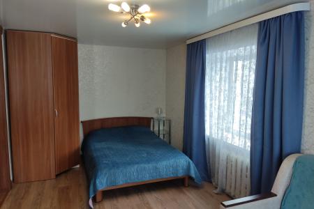 Рядом ресторан Тундра, кинотеатр Мурманск, гипермаркет Лента, ТЦ Плазма