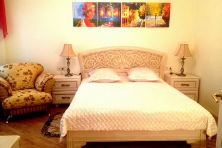 Недалеко от Каскадной лестницы