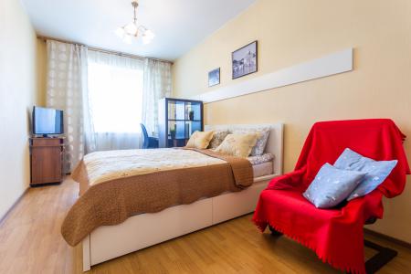 Видовая, светлая и уютная, однокомнатная квартира расположена на 23 этаже нового высотного дома в Пр