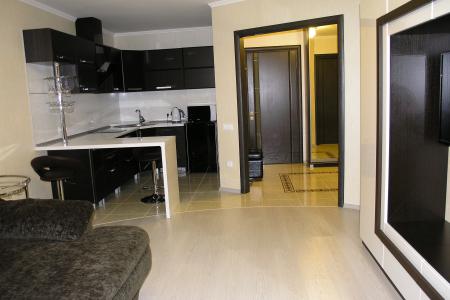 Новая квартира в самом центре города с отличным ремонтом.