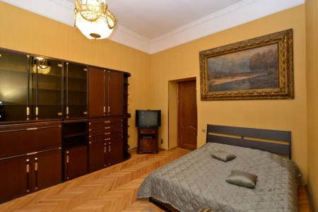Посуточно 3к.кв  Большая Морская д. 13