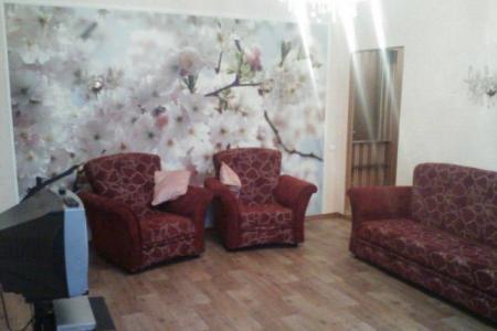 Теплая, чистая 2-к квартира возле Комсомольской площади