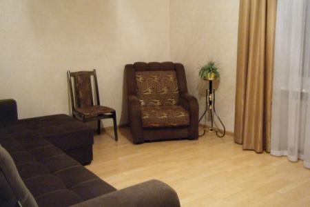 Двухкомнатная  Первомайская 123 (возле ж/д вокзала)