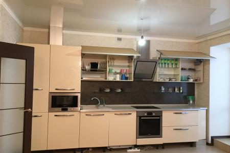 Трехкомнатная квартиры на выезде из города в сторону Аэропорта