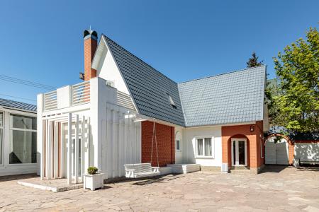 Дом на берегу озера в Новой Москве