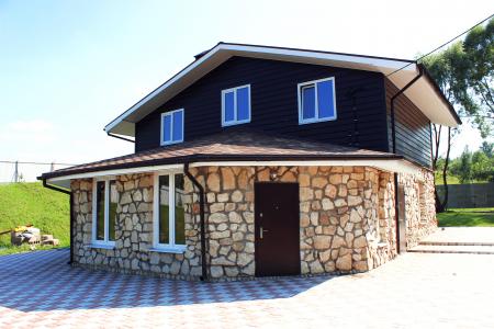 Дом 150 м2 с прудом