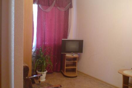 Посуточно однокомнатная квартира в центре Новороссийска