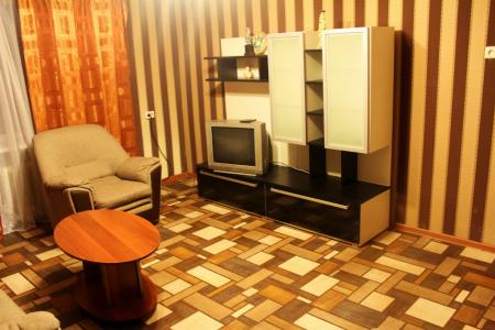 Двухкомнатная квартира в центре возле Цирка и Дома Быта