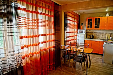 Двухкомнатная квартира не далеко от Жд вокзала