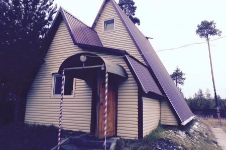 Двухэтажный уютный домик на участке 10 соток.