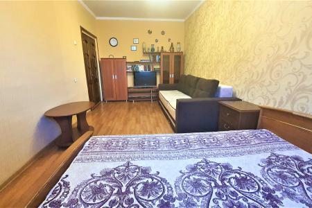 Трехкомнатная квартира на Зверева